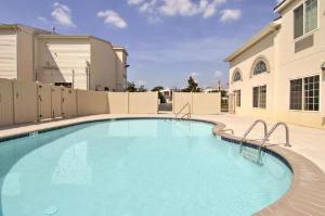 Days Inn & Suites by Wyndham Cherry Hill - Philadelphia, Cherry Hill