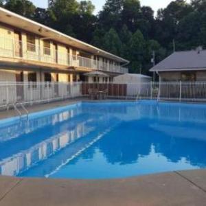 Hotels near Lincoln Amphitheatre - Best Budget Inn Tell City