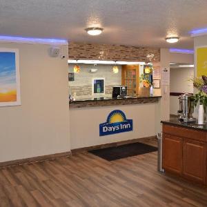 Days Inn by Wyndham Southern Hills/ORU