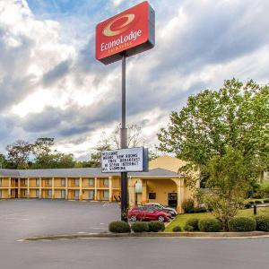 Econo Lodge Inn & Suites Evergreen