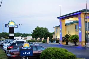 Days Inn by Wyndham Montgomery, Montgomery