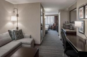 DoubleTree Suites by Hilton Minneapolis, Minneapolis