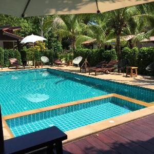 Baan Suan Rim Klong Resort