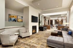 DoubleTree by Hilton Bradley International Airport, Windsor Locks
