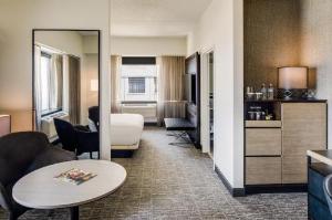 DoubleTree by Hilton Hotel & Suites Jersey City, Jersey City