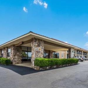 Quality Inn & Suites Hot Springs-Lake Hamilton