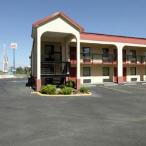 Americas Best Value Inn & Suites Macon at Eisenhower Pkwy