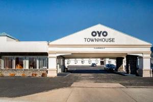 OYO Townhouse Dodge City KS, Dodge City