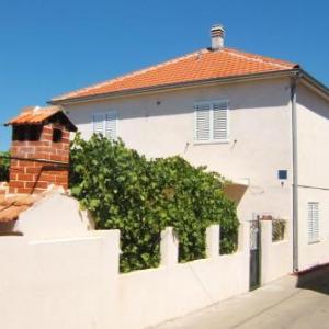 Apartments with parking space Murter - 5089