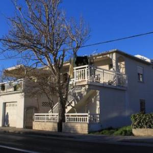 Apartments by the sea Orij Omis - 7534