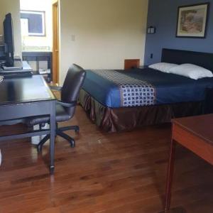 Hotels near Carroll County Agriculture Center - The Boston Inn