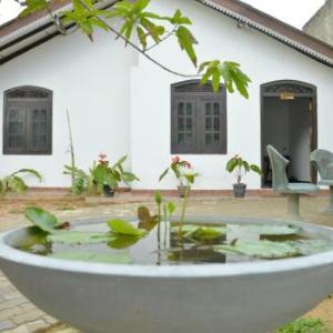 Traveller's Hostel Hikkaduwa