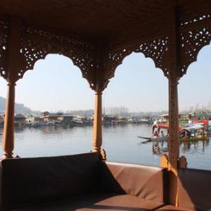 Iram Houseboats