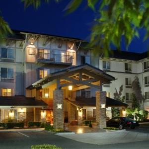 Larkspur Landing Hillsboro - An All-Suite Hotel