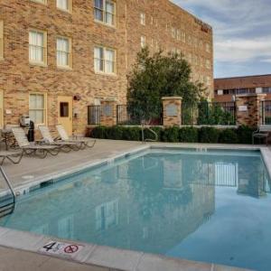 Courtyard by Marriott Kansas City Country Club Plaza