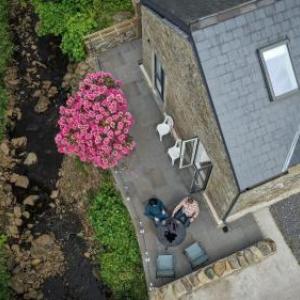 Ffos Las Racecourse Hotels - Swansea Valley Holiday Cottages