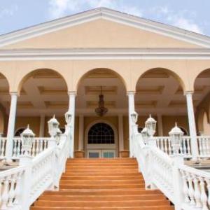 Chateau Suites