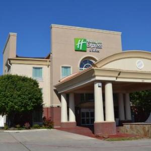 Hotels near Gainesville Civic Center - Holiday Inn Express Hotel & Suites Gainesville