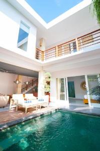 Apple Villa & Suite Seminyak, Kerobokan
