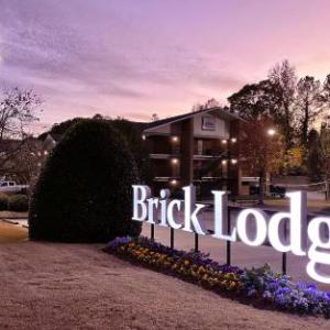 Hotels near Plaza Las America Lilburn - Brick Lodge Atlanta/Norcross