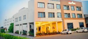 Hotel Adityaz, Gwalior