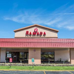 Hotels near North Medford High School - Ramada Medford & Convention Center
