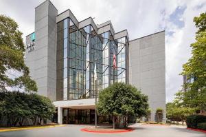 Embassy Suites Atlanta Perimeter - Newly Renovated!, Atlanta