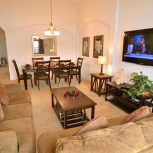 Beautiful 4 Bedroom Pool Home in Highgate at Legacy Park