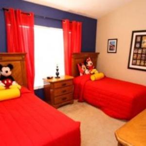 3 Bedroom Town Home With Pool and Mickey Themed Bedroom