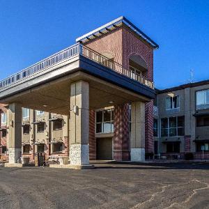 Quality Inn Brookfield hotel in Brookfield