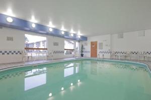AmericInn by Wyndham Davenport, Davenport