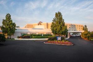 Hilton Cincinnati Airport, Florence