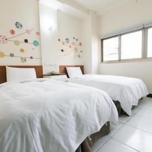 E Moon Hotel