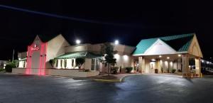 Ramada by Wyndham & Suites Warner Robins, Warner Robins