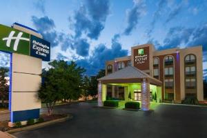 Holiday Inn Express Hotel & Suites Bentonville, an IHG Hotel, Bentonville