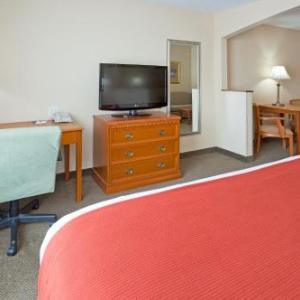 Stay Suites formerly known as Days Inn & Suites by Wyndham La Crosse-Onalaska