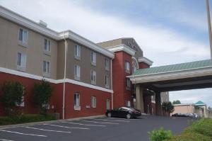 Country Inn & Suites by Radisson, Commerce, GA Near SK Battery Plant, Commerce