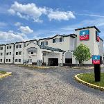 Econo Lodge Inn  Suites Peoria