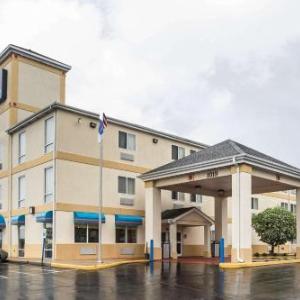 Hotels near Merrillville High School - Comfort Inn Schererville