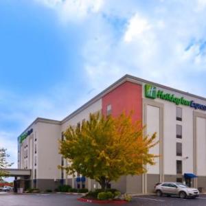 Holiday Inn Express & Suites Fayetteville University of Arkansas Area