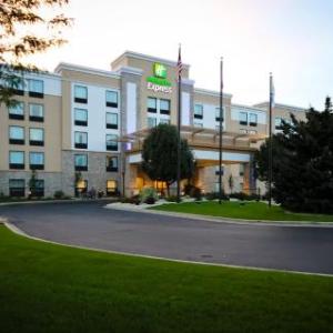 Hotels near The Dancing Horses Theatre Lake Geneva - Holiday Inn Express Janesville-I-90 & US Highway 14