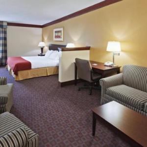 Days Inn & Suites by Wyndham Tahlequah