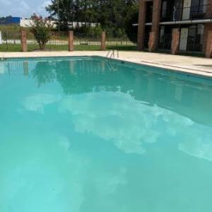 Days Inn by Wyndham Ozark