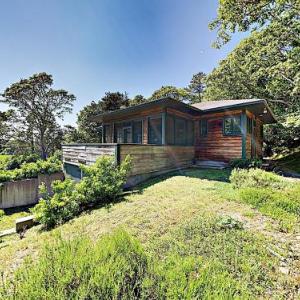 Cape Cod Cottage on the Bay