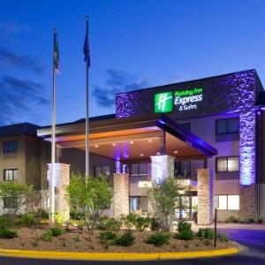 Holiday Inn Express Hotel & Suites Minneapolis-Golden Valley