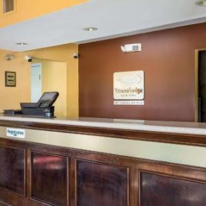 Godman Army Airfield Hotels - Econo Lodge Inn & Suites I-65