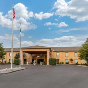 Hotels near Kentucky Opry - Quality Inn & Suites Benton - Draffenville