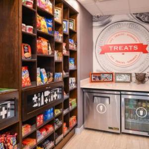 Hampton Inn & Suites Denver-Speer Boulevard hotel in Denver