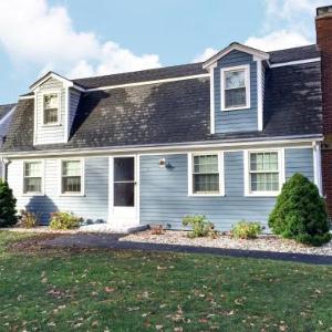 Walkable Falmouth Hts Beach Home