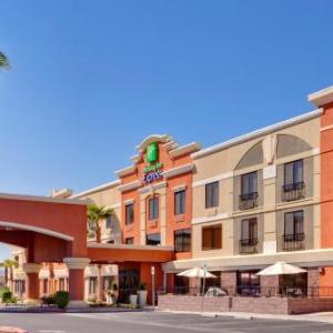 Holiday Inn Express & Suites Henderson an IHG Hotel